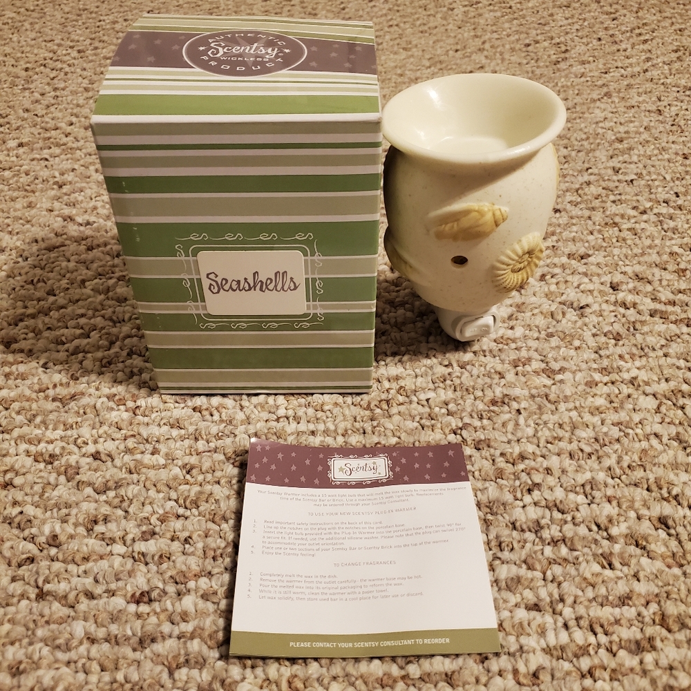 SCENTSY SEASHELLS Plug-In Warmer Nightlight RETIRED
